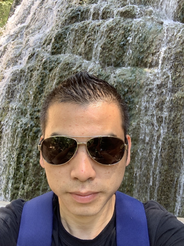 高兴的第二张照片--浦城征婚网