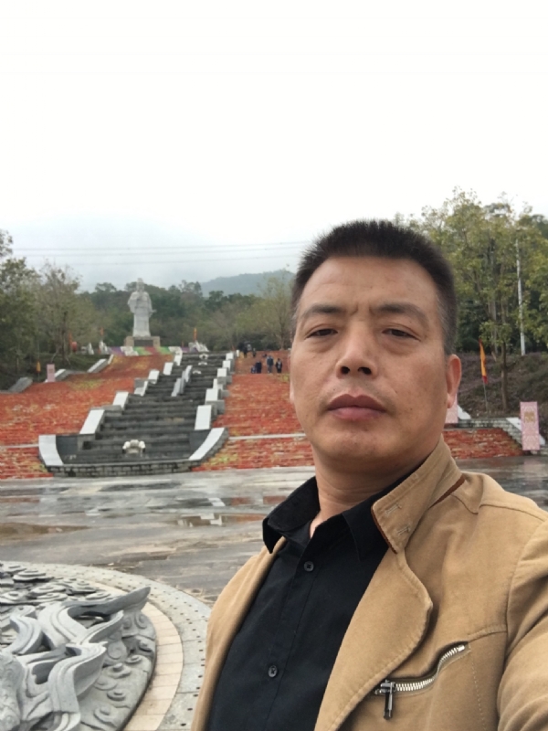 开心的松鼠的第一张照片--浦城征婚网