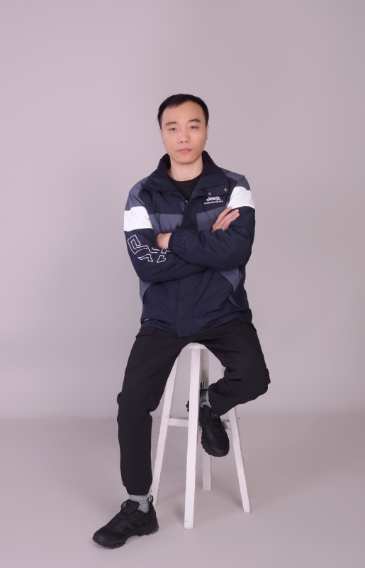 一只孤单的猫的第一张照片--浦城征婚网